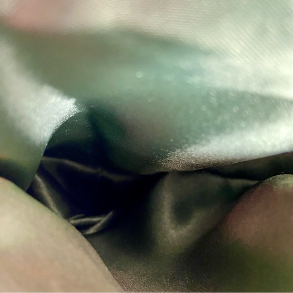 Vintage Handmade Satin Clutch Embroidered Dragon Design Metal Kiss Clasp Purse - Picture 9 of 9